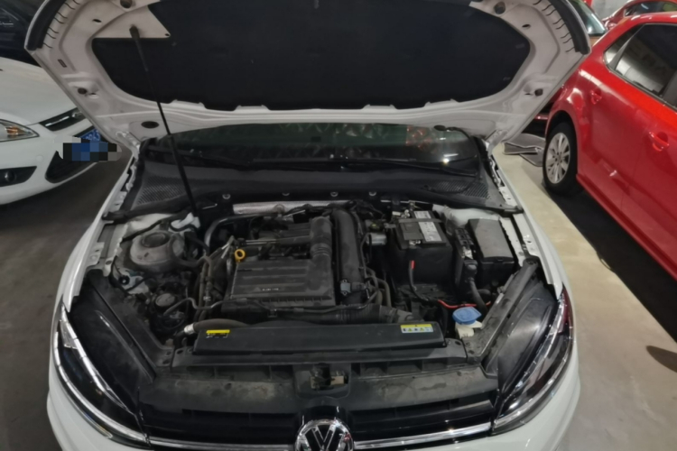 Volkswagen Golf 2020 car image #20