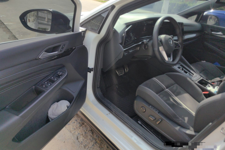 Volkswagen Golf 2024 imagen de coche #9