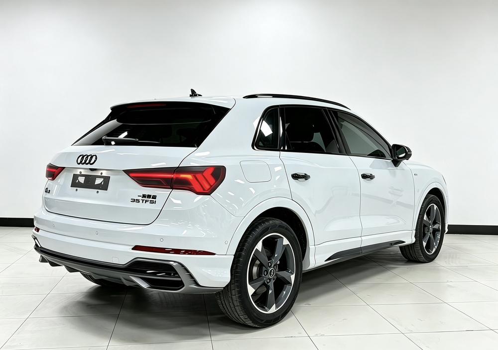 Audi Q3 2022 immagine di auto #7