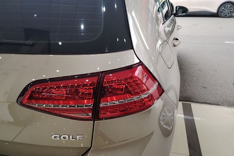 Volkswagen Golf 2016 car image #8