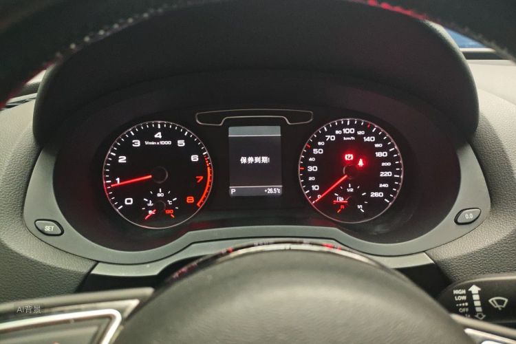Audi Q3 2016 car image #13