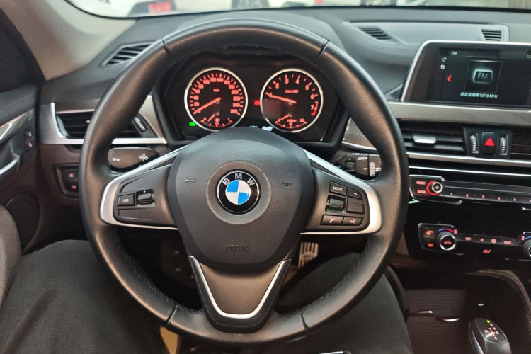 BMW X1 2018 #15 BMW X1 2018 car image #15