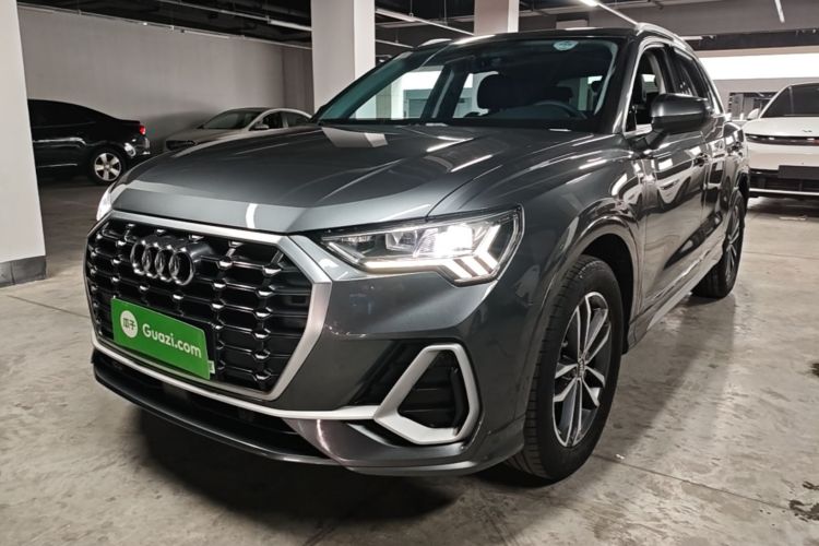 Audi Q3 2020 car image #2