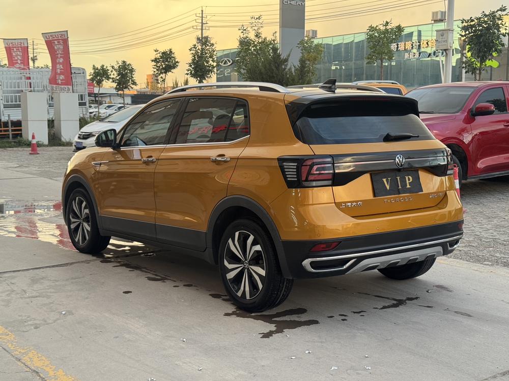 Volkswagen T-Cross 2020 #4 Volkswagen T-Cross 2020 car image #4