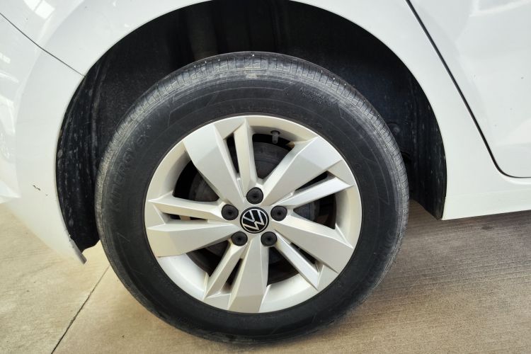 Volkswagen Polo 2021 car image #10