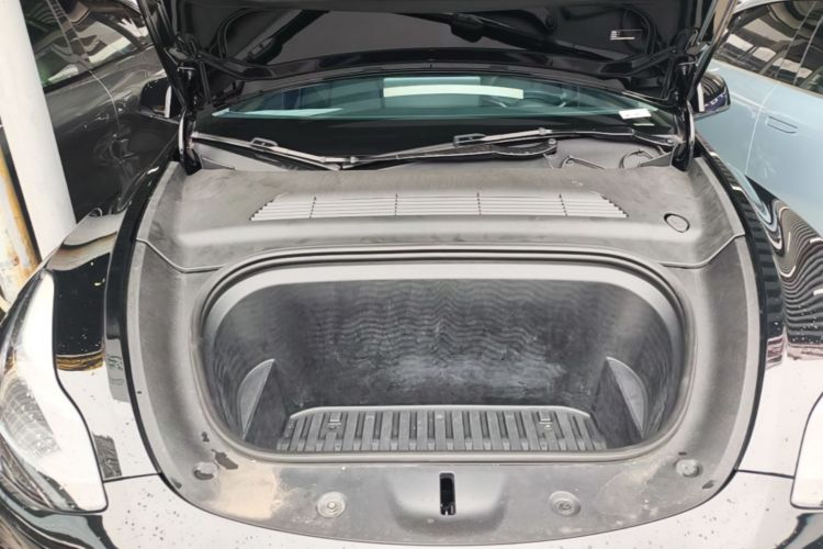 Tesla Model Y 2023 #20 Tesla Model Y 2023 car image #20