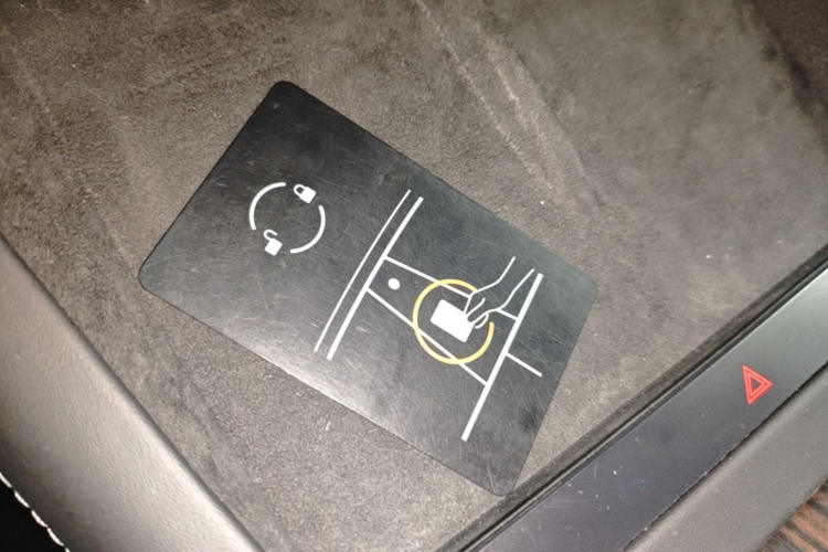 Tesla Model 3 2020 car image #9