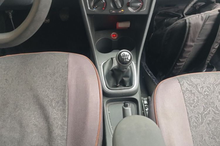 Volkswagen Polo 2015 #14 Volkswagen Polo 2015 car image #14