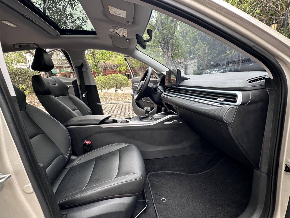 GEELY Emgrand 2022 car image #21