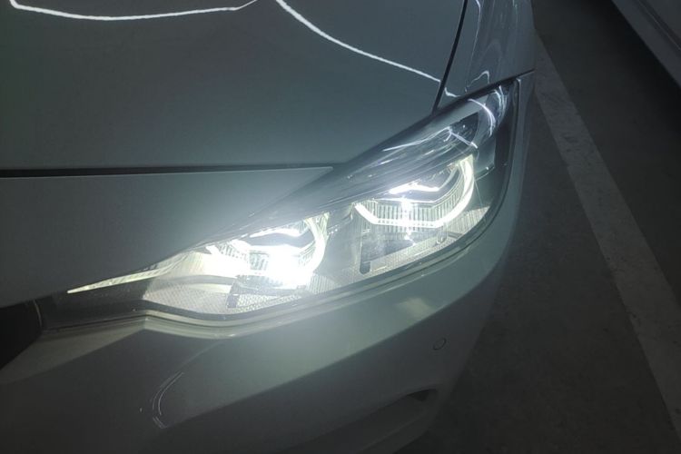 BMW 3 Series 2019 image de voiture #23