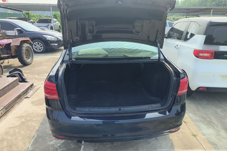 Volkswagen Lavida 2017 car image #19