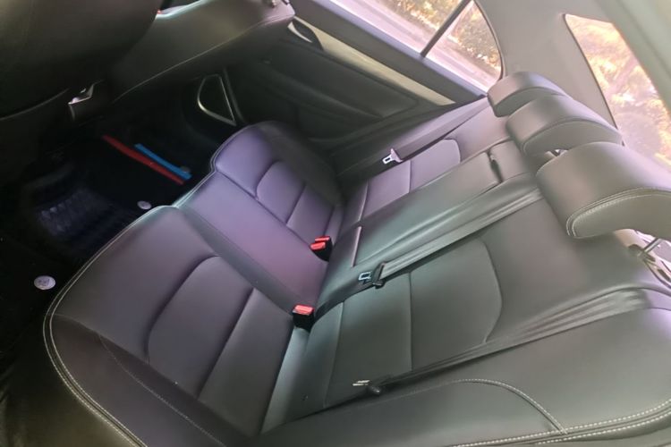 GEELY Emgrand 2019 #17 GEELY Emgrand 2019 car image #17