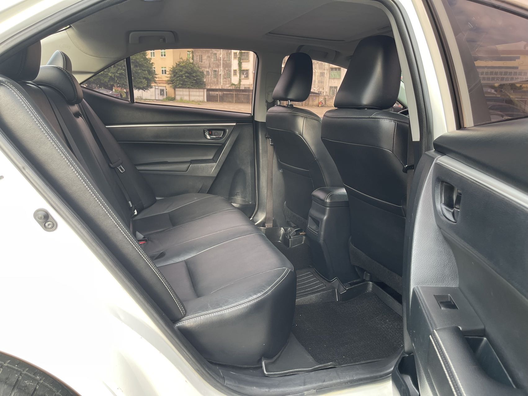 Toyota Corolla 2018 car image #9