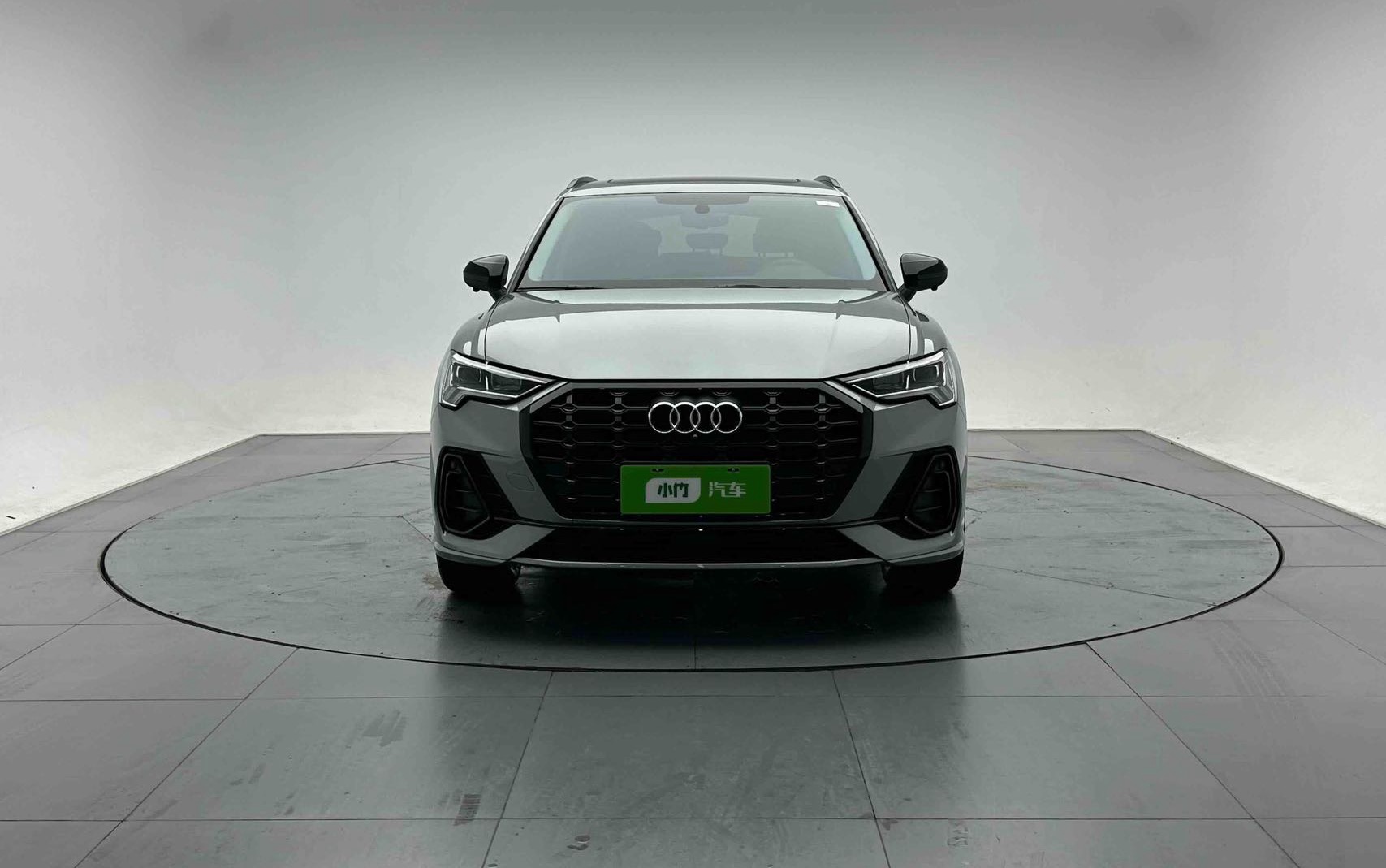 Audi Q3 2023 car image #2