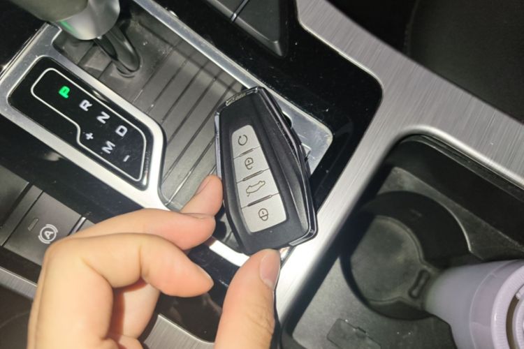 GEELY Emgrand GS 2019 car image #9