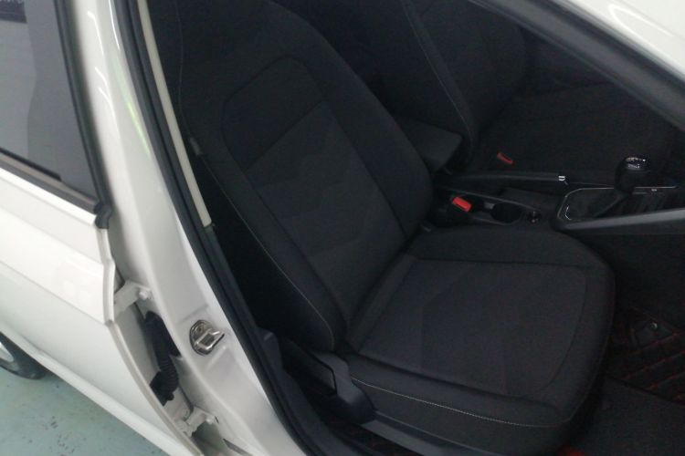 Volkswagen Polo 2020 صورة سيارة #24