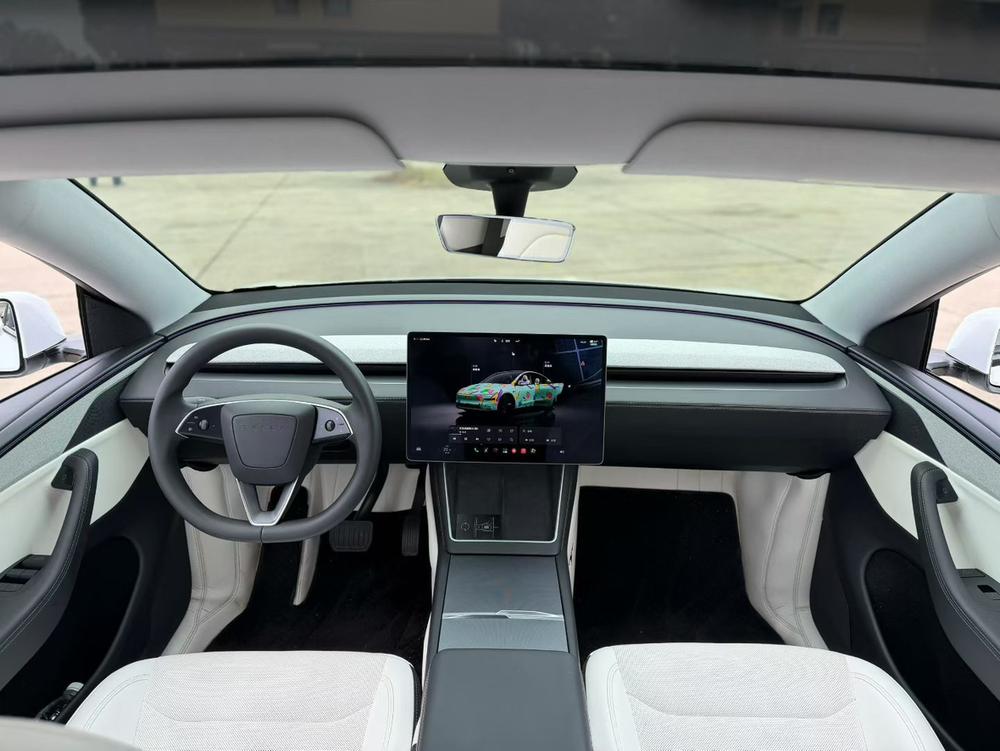 Tesla Model Y 2025 #7 Tesla Model Y 2025 car image #7