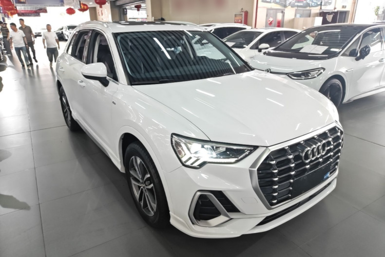 Audi Q3 2020 immagine di auto #6