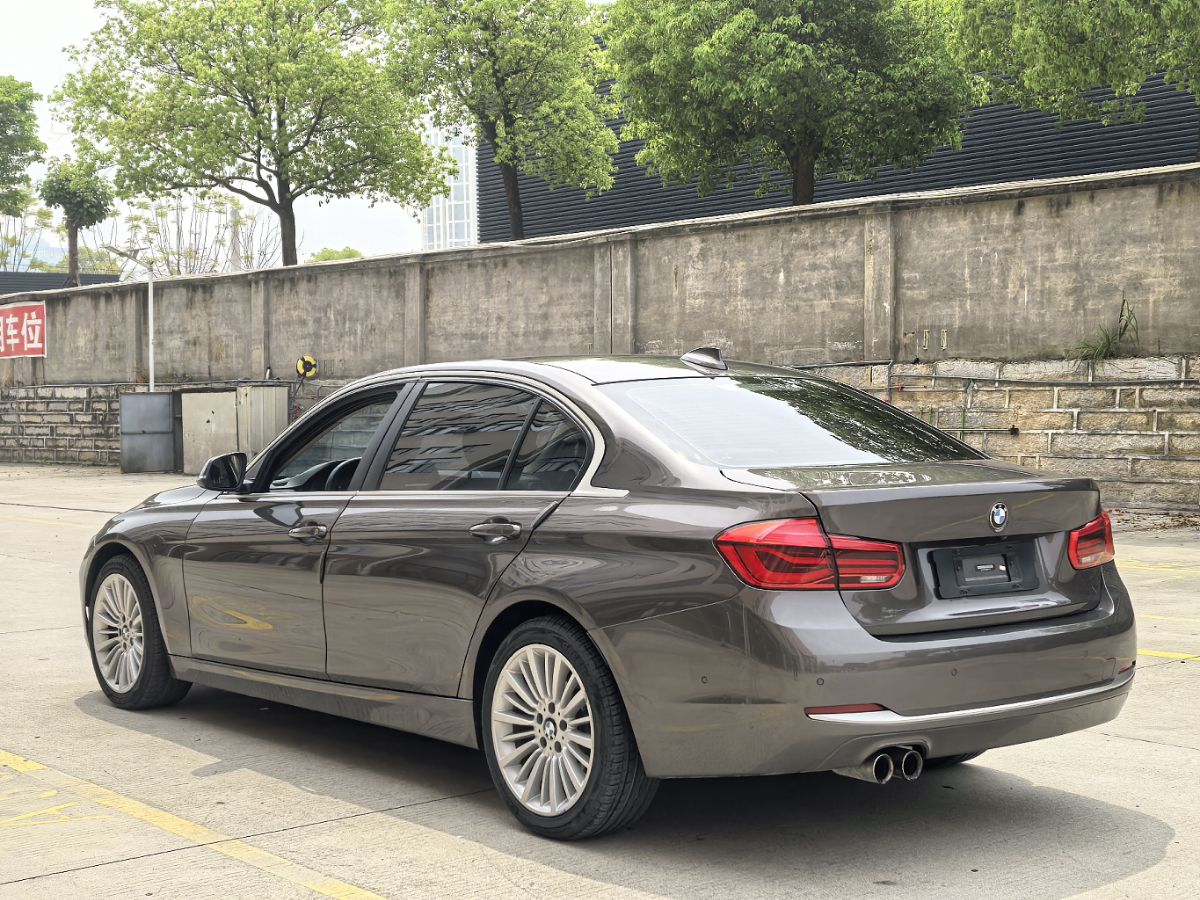BMW 3 Series 2018 car image #13