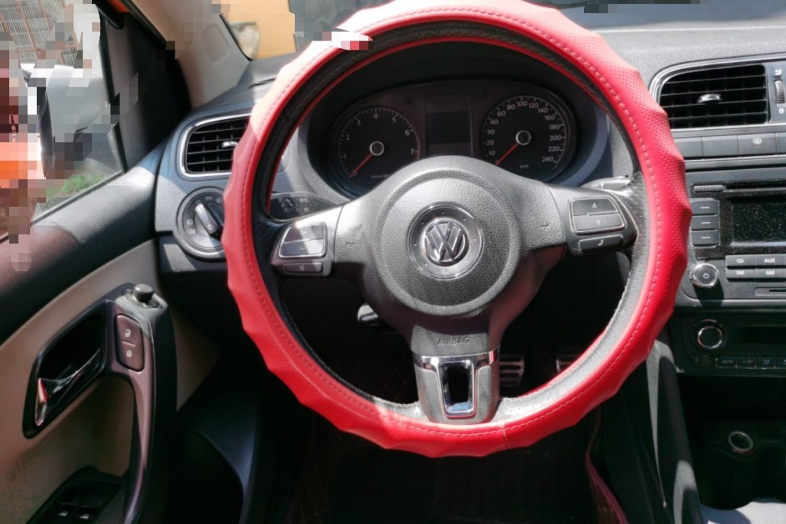 Volkswagen Polo 2012 car image #24