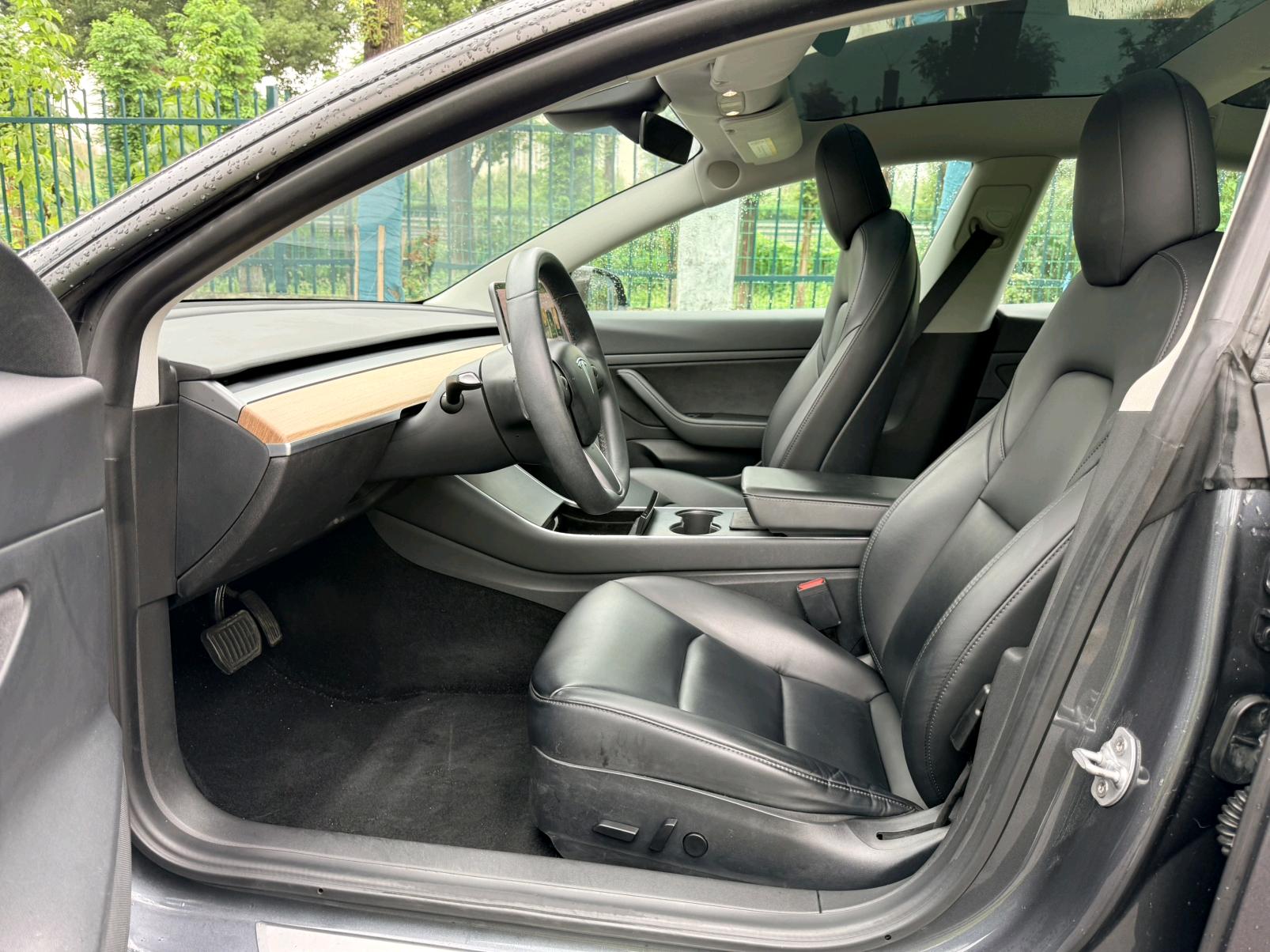 Tesla Model 3 2020 car image #3