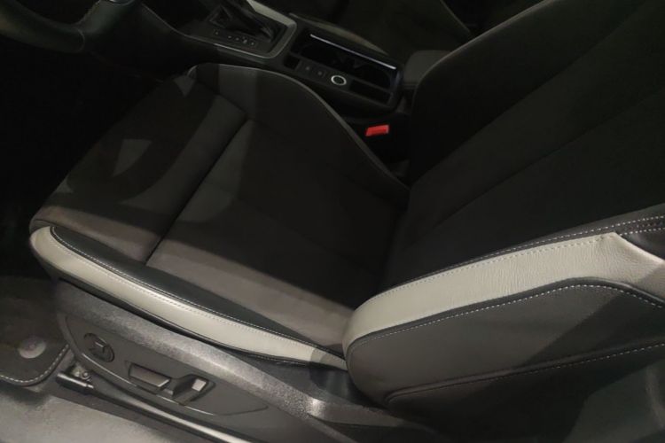 Audi Q3 2023 car image #15