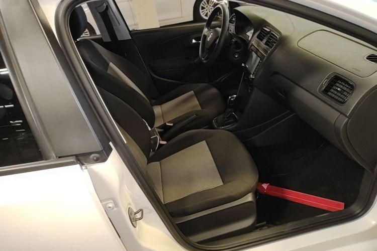 Volkswagen Polo 2016 #24 Volkswagen Polo 2016 car image #24