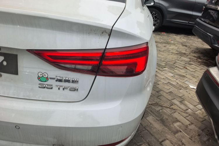 Audi A3 2018 car image #8