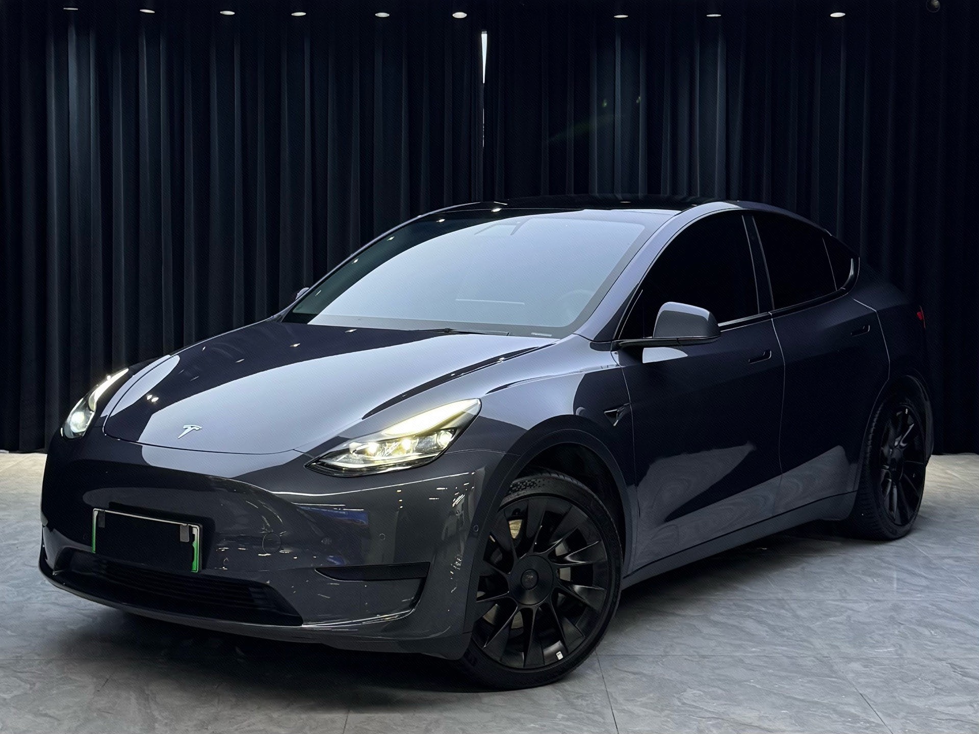 Tesla Model Y 2023 car image 