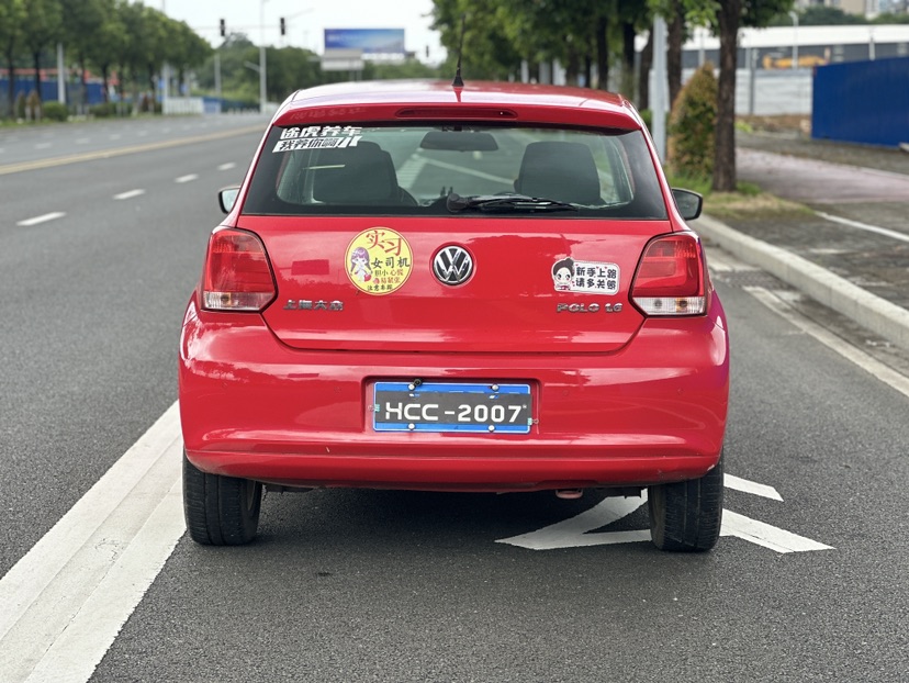 Volkswagen Polo 2012 car image #8