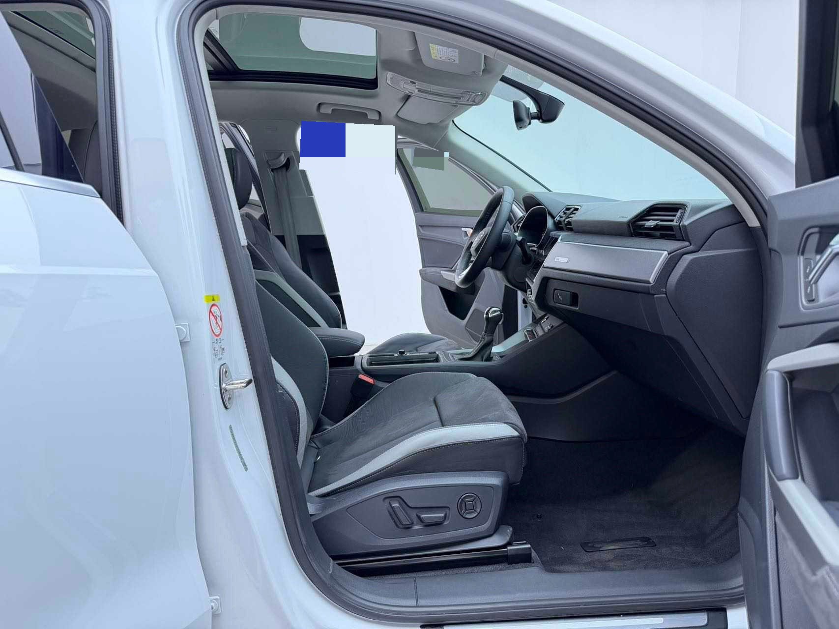 Audi Q3 2022 car image #12