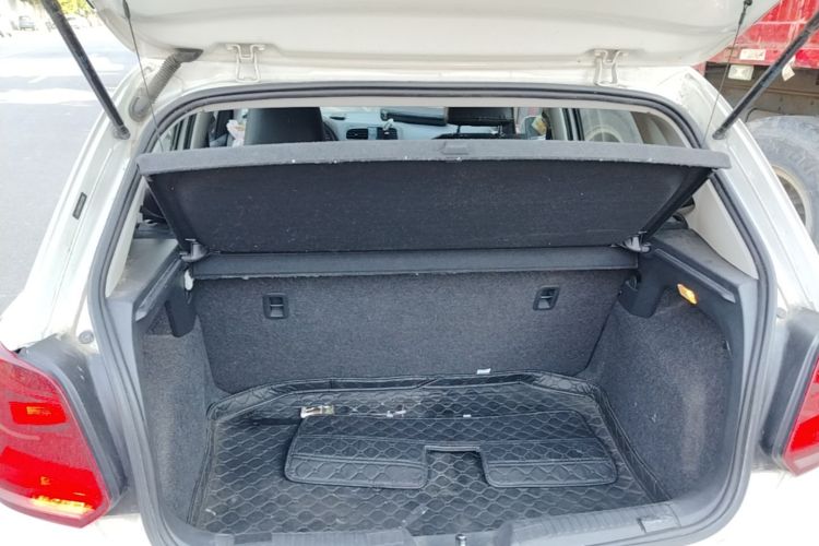 Volkswagen Polo 2018 car image #21