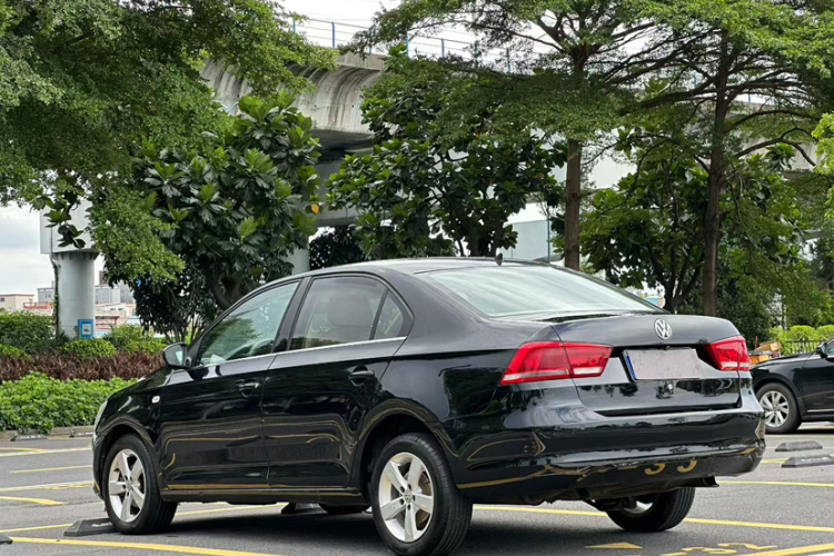 Volkswagen Santana 2015 car image #3