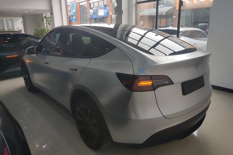 Tesla Model Y 2022 #5 Tesla Model Y 2022 immagine di auto #5