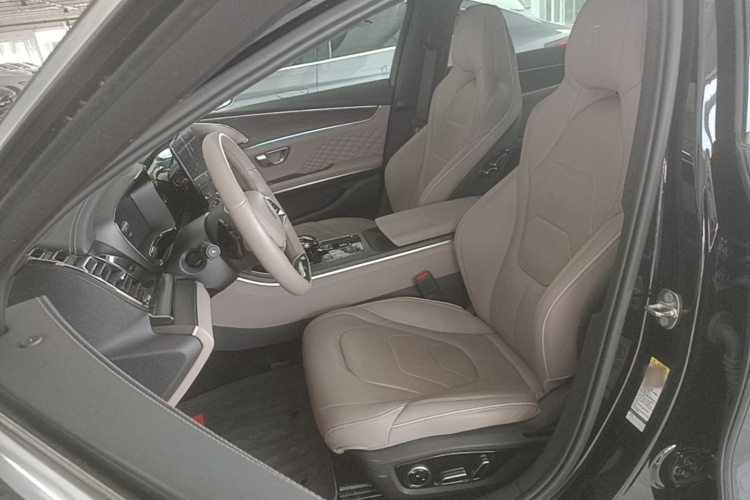 BYD Han 2024 car image #15