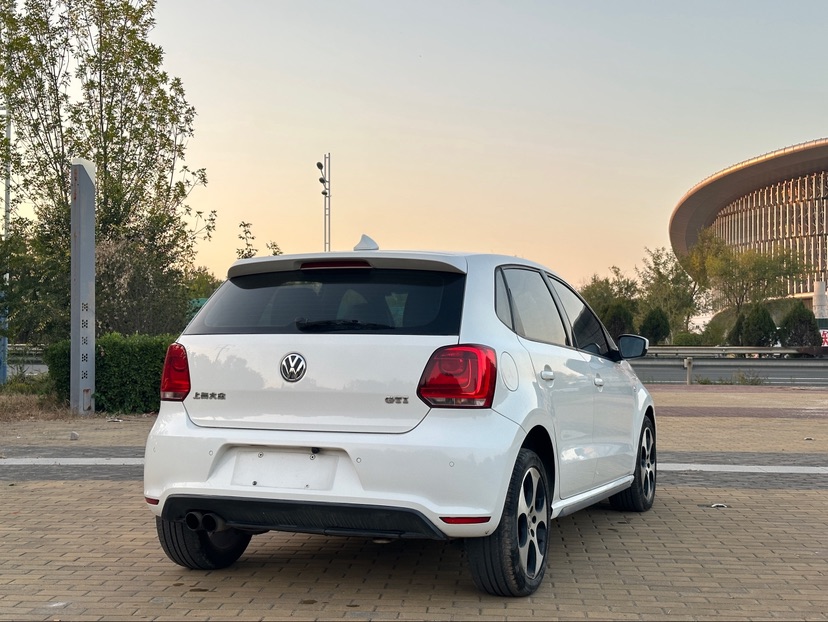 Volkswagen Polo 2015 #4 Volkswagen Polo 2015 car image #4