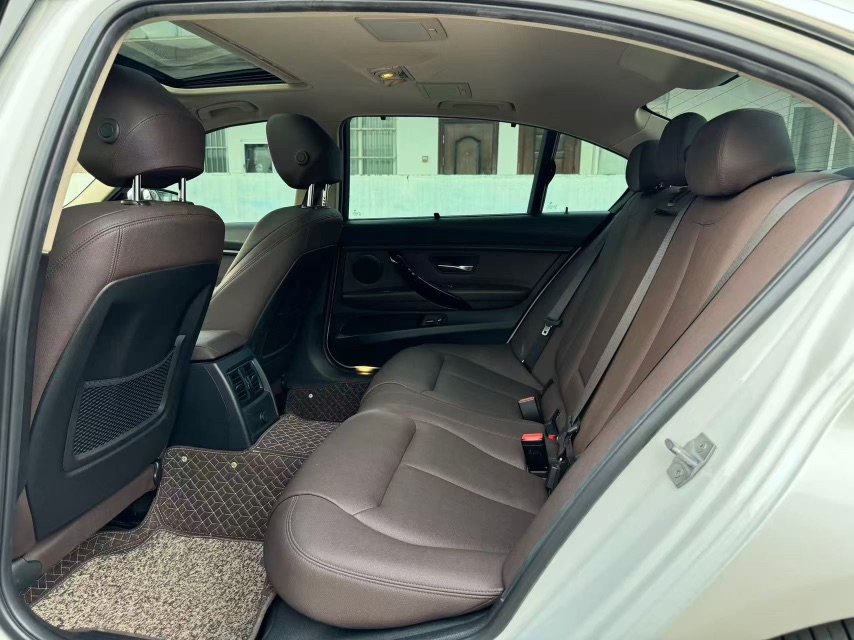 BMW 3 Series 2019 #4 BMW 3 Series 2019 car image #4