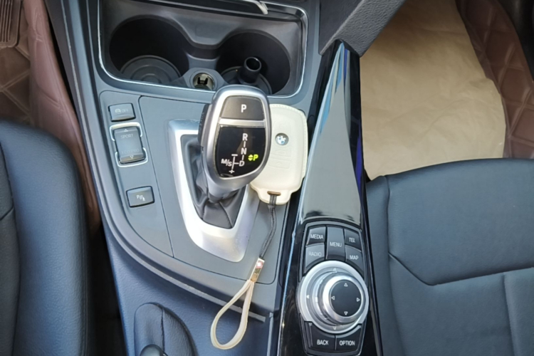 BMW 3 Series 2017 #14 BMW 3 Series 2017 car image #14