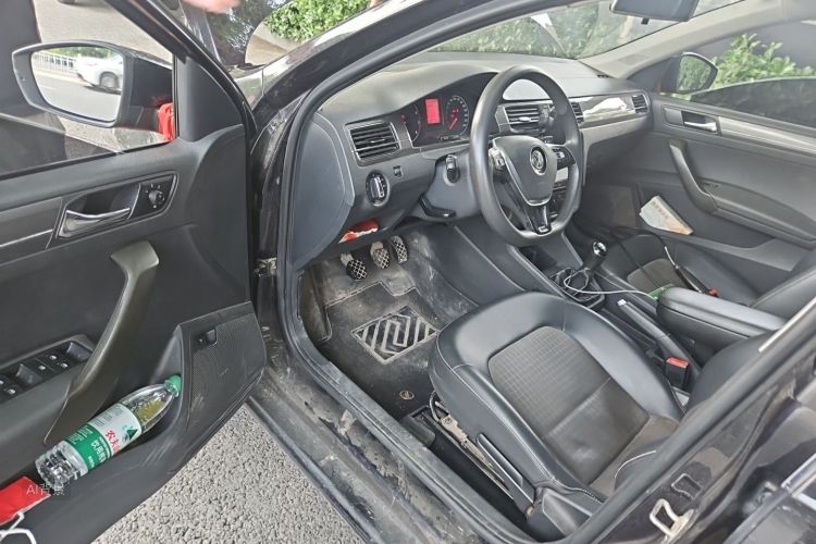 Volkswagen Santana 2018 car image #18