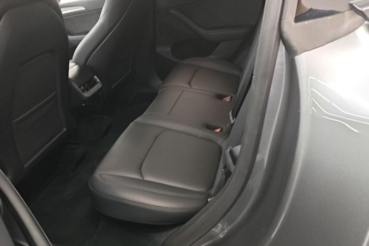 Tesla Model Y 2024 #13 Tesla Model Y 2024 car image #13