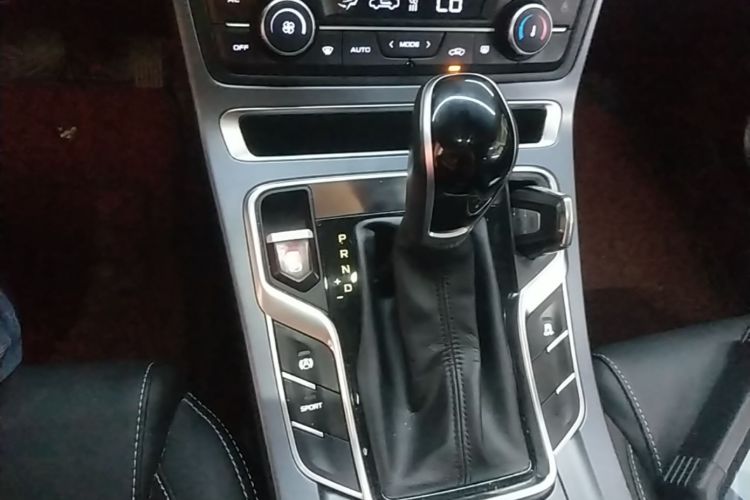 GEELY Emgrand 2019 #14 GEELY Emgrand 2019 car image #14