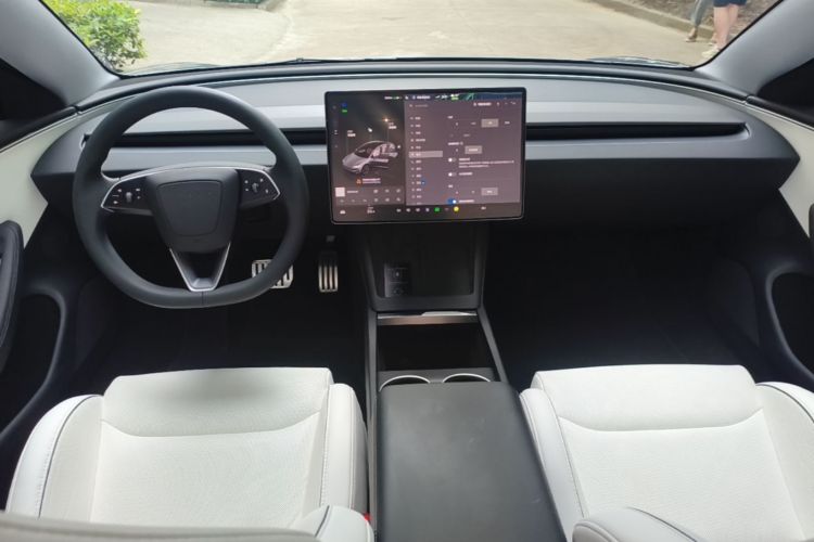 Tesla Model 3 2024 #11 Tesla Model 3 2024 car image #11