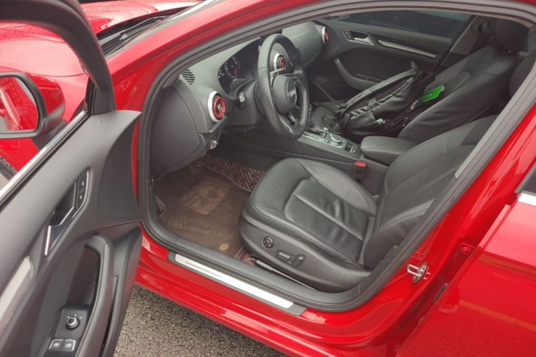 Audi A3 2019 immagine di auto #16
