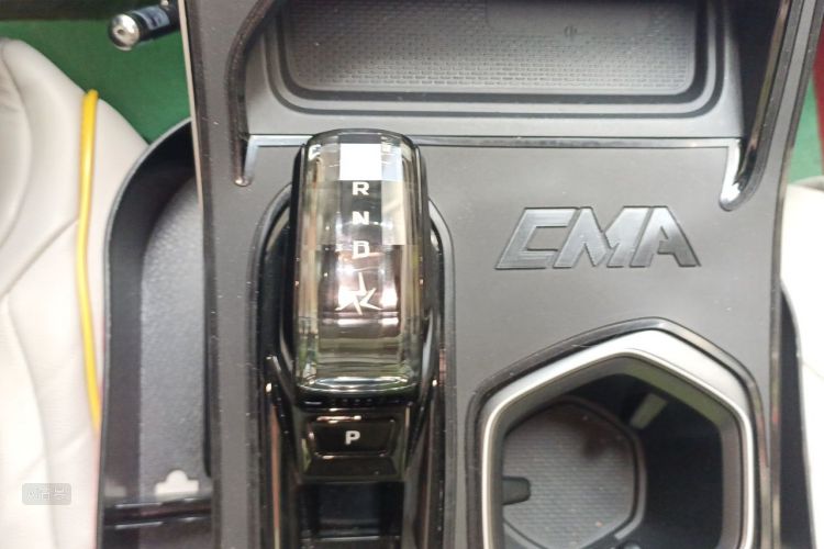 GEELY Boyue L 2023 car image #16