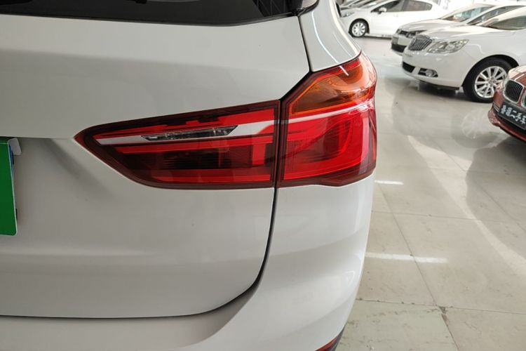 BMW X1 2018 car image #8