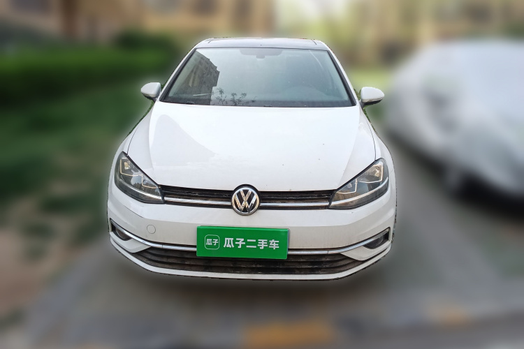 Volkswagen Golf 2020 car image #3