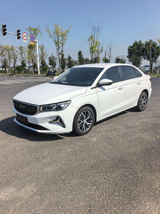 GEELY Emgrand 2023 car image #10