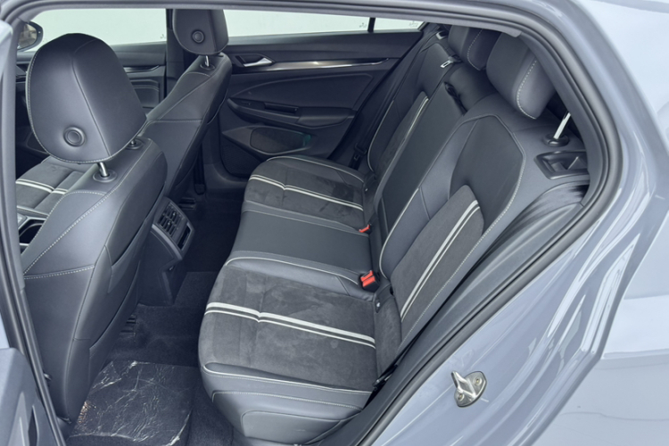 Volkswagen Golf 2021 car image #14