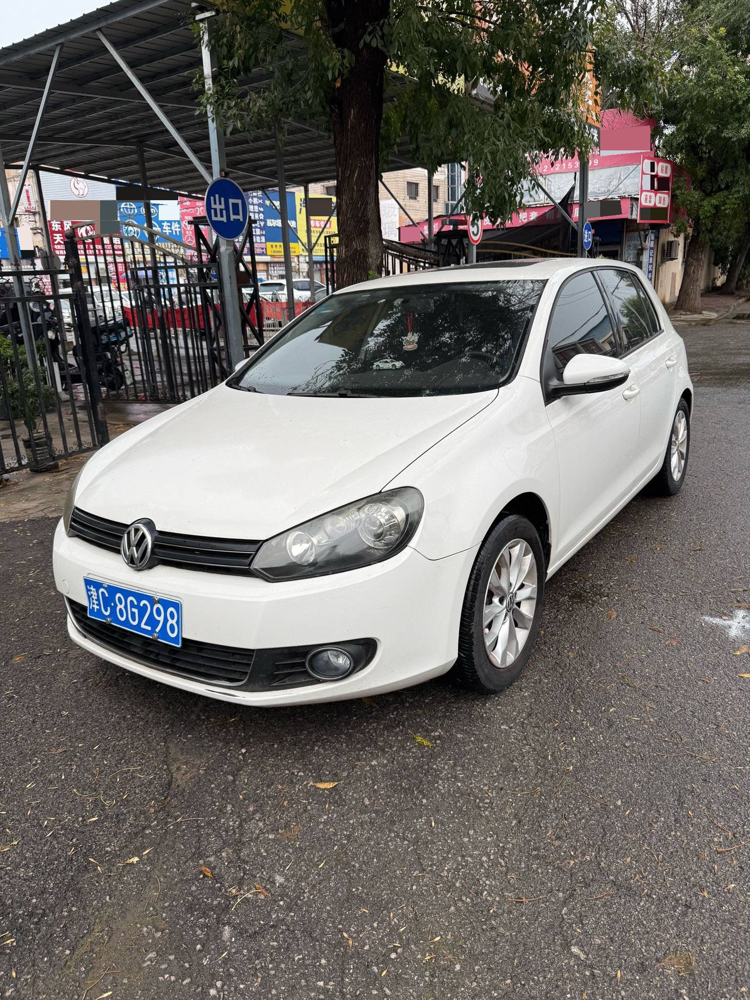 Volkswagen Golf 2012 Volkswagen Golf 2012 car image