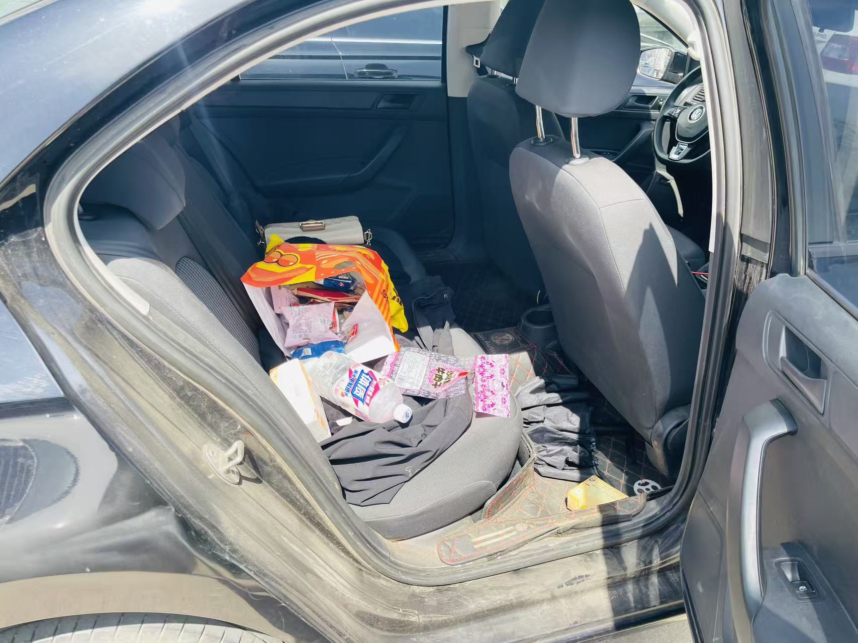 Volkswagen Santana 2021 صورة سيارة #9